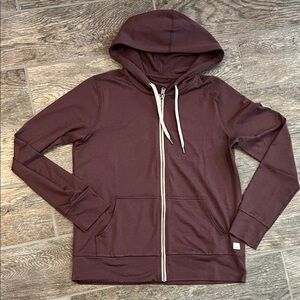 Vuori Halo performance hoodie 2.0 women’s small elderberry Heather Like New